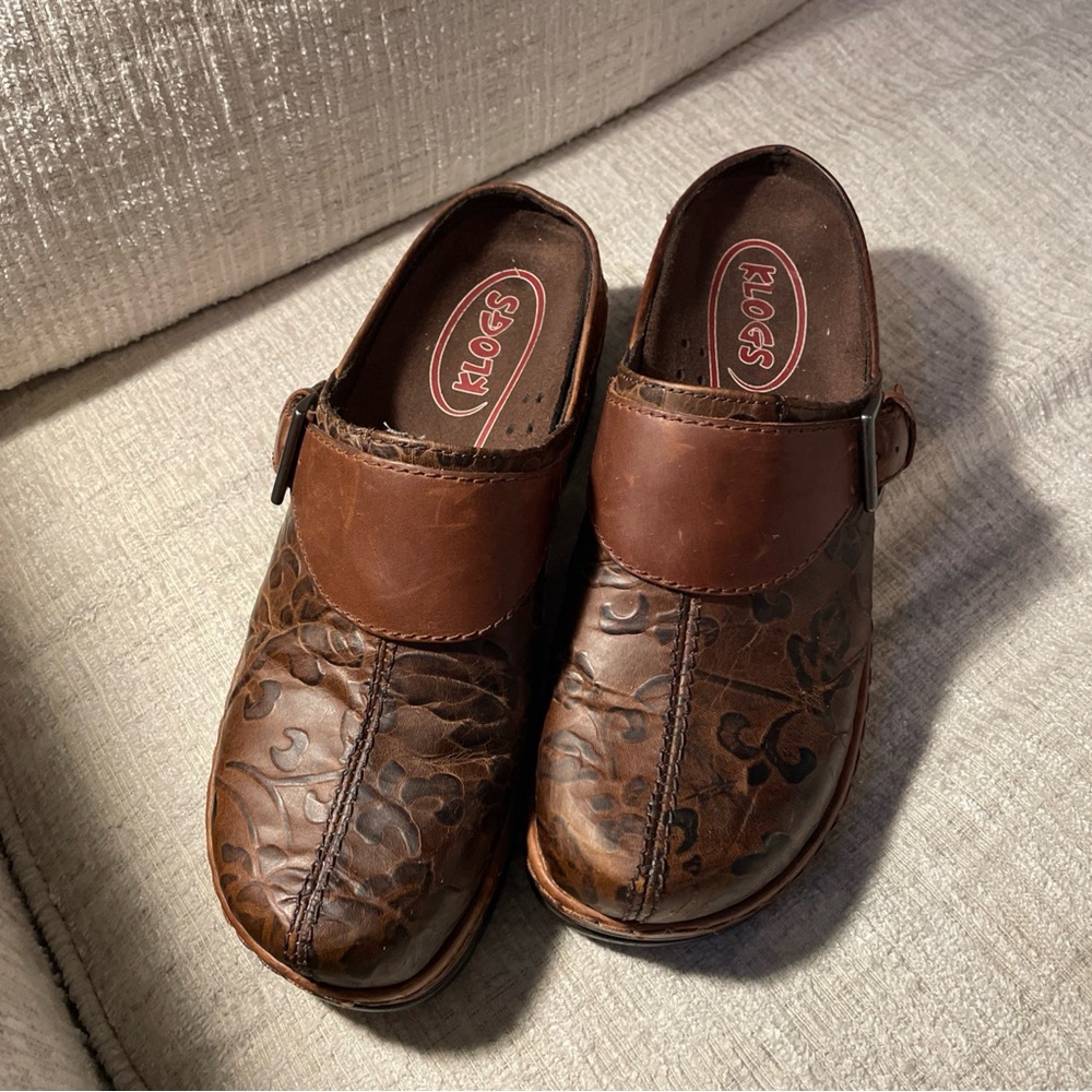 Klogs Women’s Embossed Brown Klogs